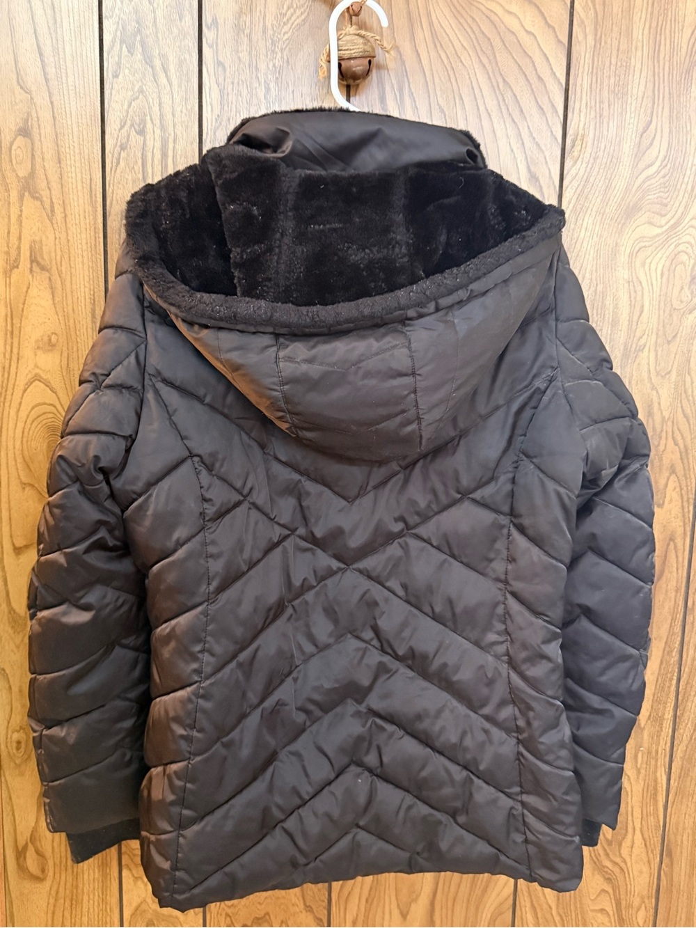 Nautica Women’s XL Black Quilted Puffer Jacket Faux Fur Hood Zip Coat - Picture 2 of 8